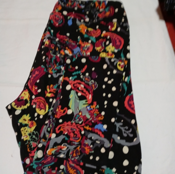 LuLaroe Leggings - Picture 4 of 5